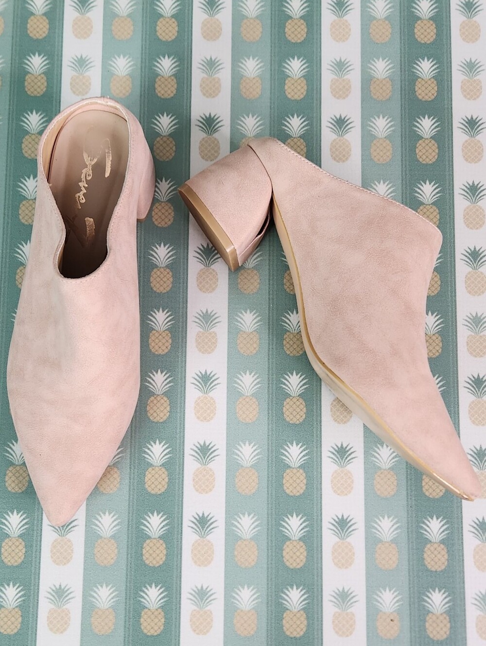 Seven Monika Mule